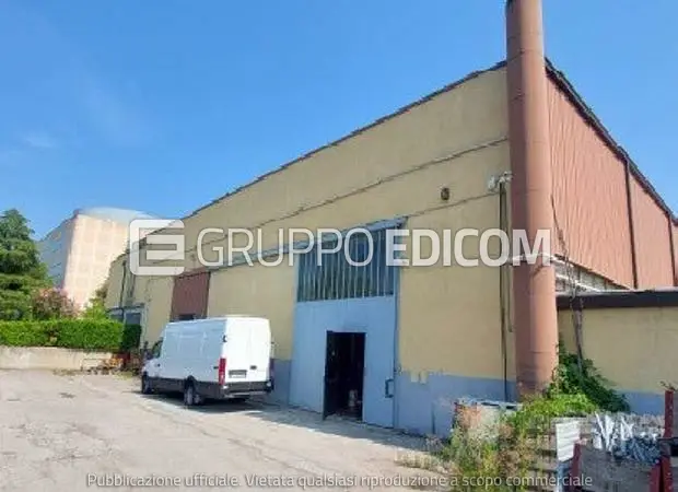 Fabbricati costruiti per esigenze commerciali in Via Rossetto, 7 - 1