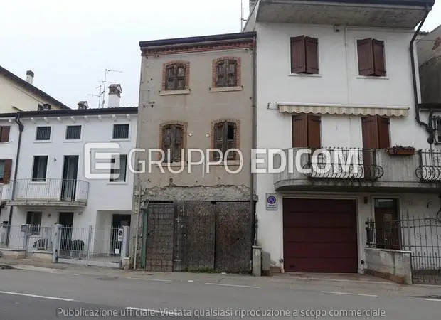 Laboratori per arti e mestieri in Via Antonio Salieri, 73 - 1