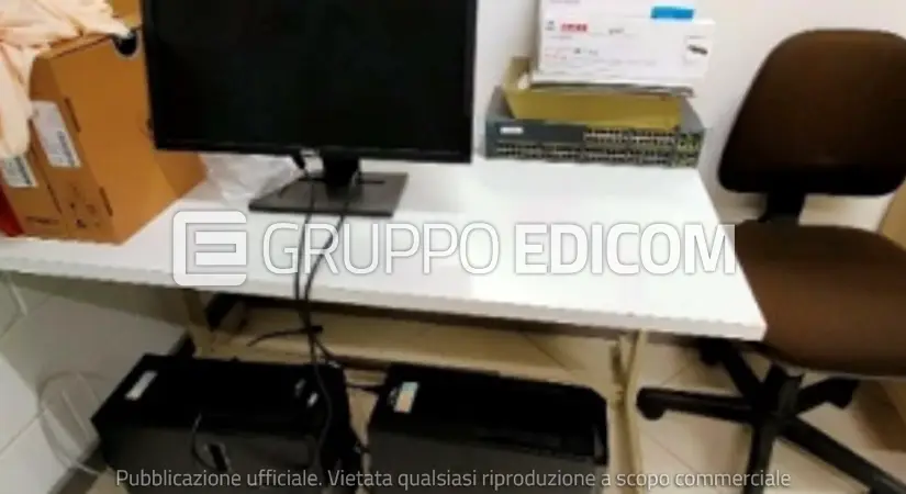 Mobili e arredo per ufficio - 1